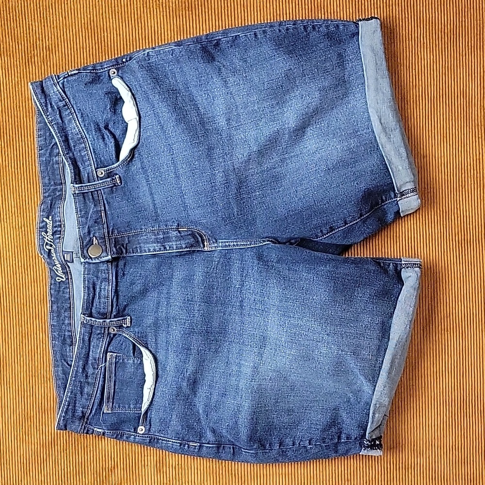 Universal Thred Stretchy Denim Bermuda Shorts Slightly Distressed Size  20W